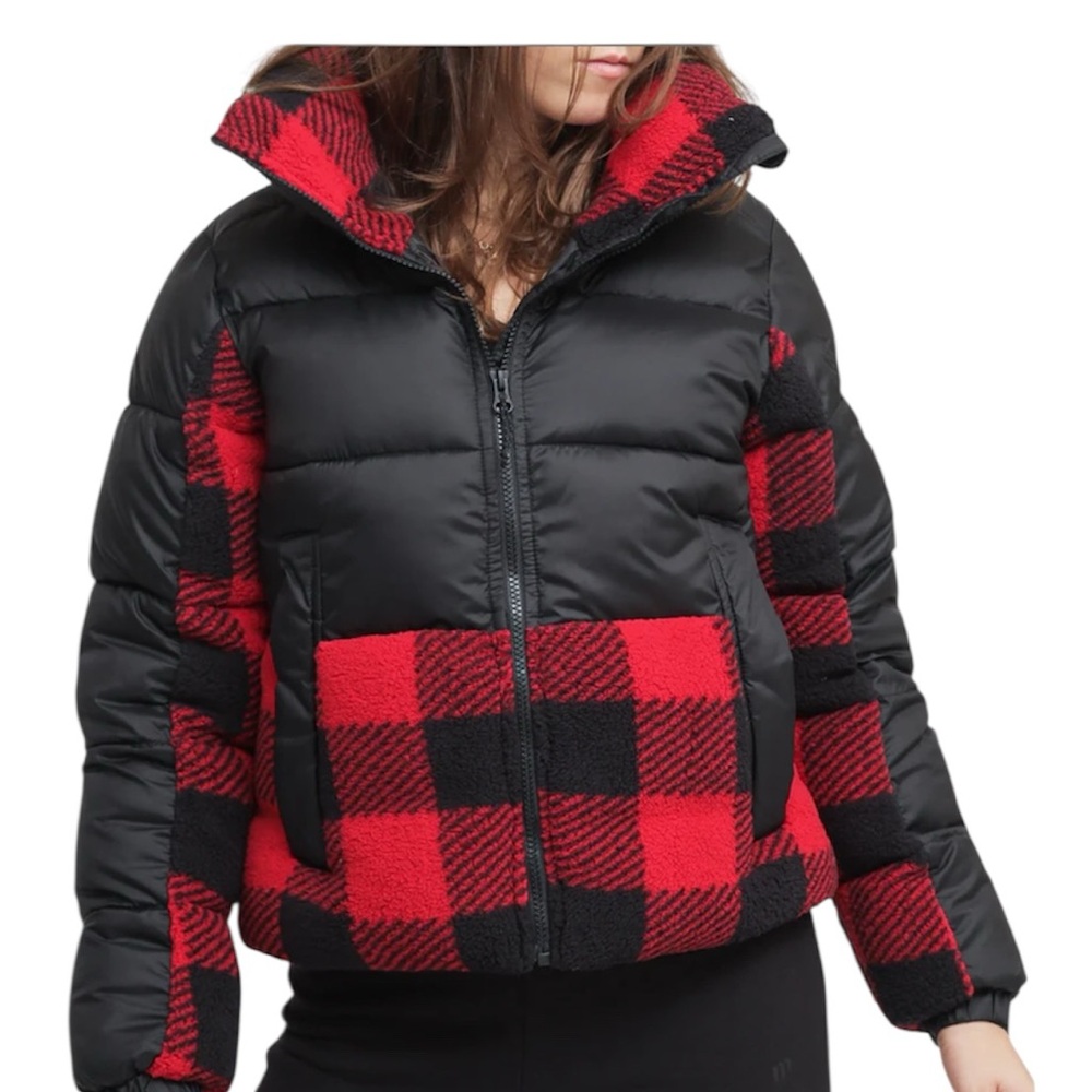 Columbia Plaid Black and Red Puffer Sherpa Jacket. Size M. NWOT. Hybrid.